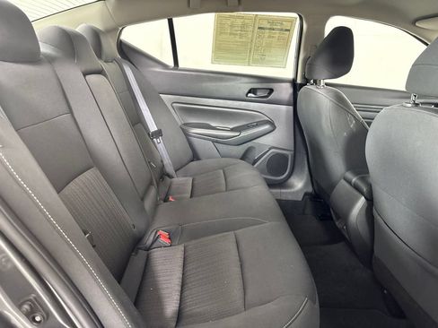 Used 2025 Nissan Altima 2.5 SV FWD image 27