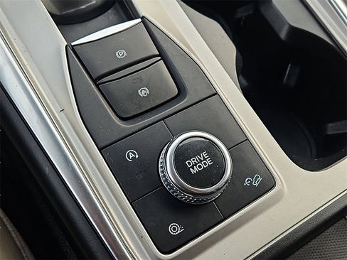 Used 2021 Ford Explorer XLT w/ Equipment Group 202A image 16