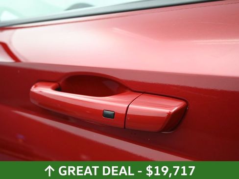 Used 2025 Hyundai Venue SEL FWD image 17