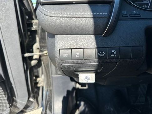Used 2021 Toyota Camry SE AWD/4WD image 14