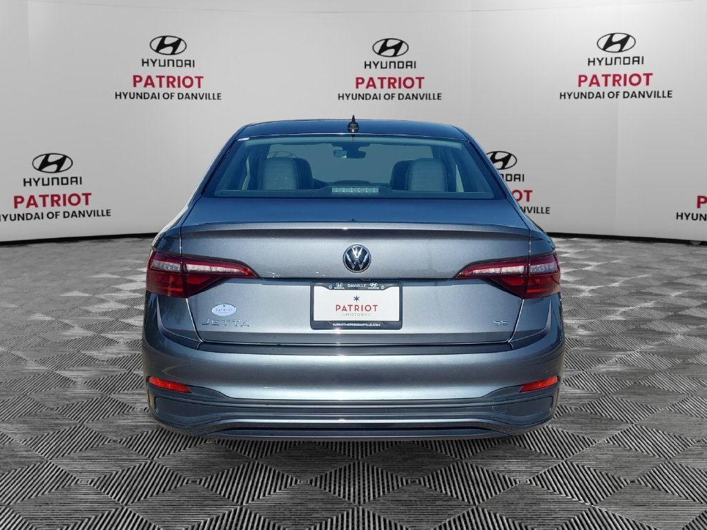 Used 2024 Volkswagen Jetta SE FWD image 4