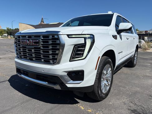 Used 2026 GMC Yukon XL Denali w/ Sun & Power Step Package AWD/4WD image 14