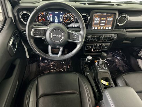 Used 2023 Jeep Wrangler Unlimited Sahara AWD/4WD image 22