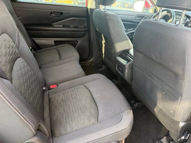 Used 2023 Nissan Pathfinder SV AWD/4WD image 10