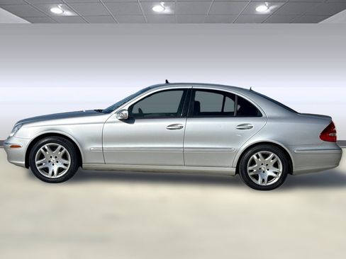 Used 2003 Mercedes-Benz E 500 Sedan image 2