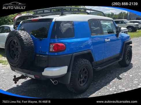 Used 2007 Toyota FJ Cruiser 4WD image 2