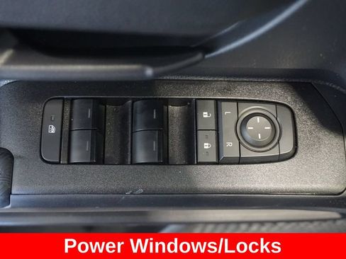 Used 2025 Toyota 4Runner SR5 AWD/4WD image 5