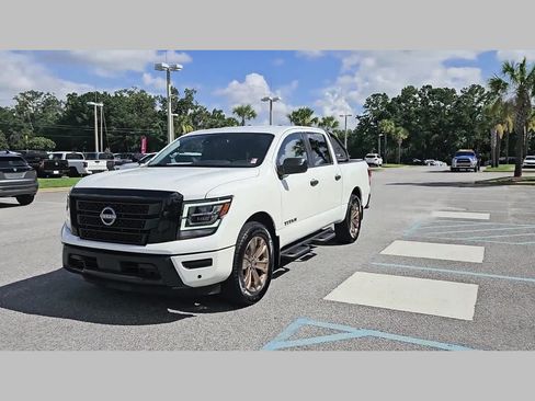 Used 2024 Nissan Titan SV w/ SV Bronze Edition Package RWD image 23