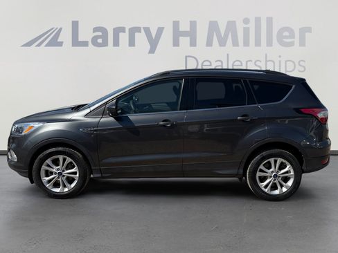 Used 2018 Ford Escape SE w/ SE Sync 3 Package image 2