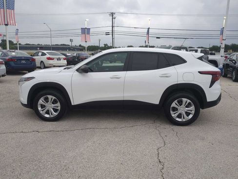 Used 2025 Chevrolet Trax LS w/ Driver Confidence Package FWD image 5
