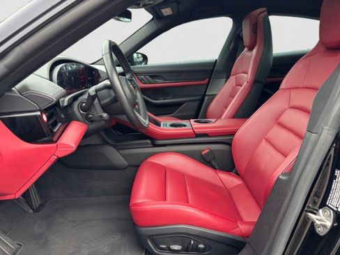 Used 2022 Porsche Taycan image 10