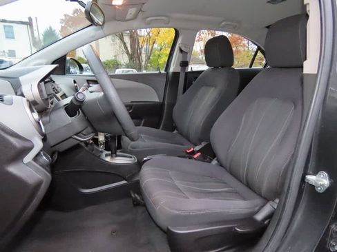 Used 2014 Chevrolet Sonic LT image 11