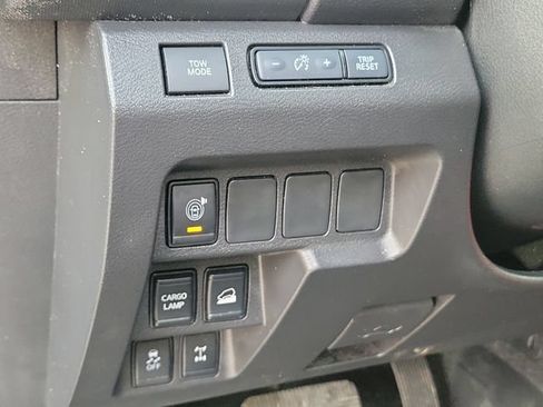 Used 2024 Nissan Frontier PRO-4X w/ Technology Package AWD/4WD image 24