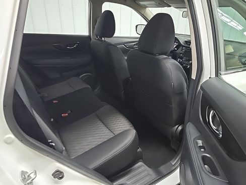 Used 2018 Nissan Rogue S image 17