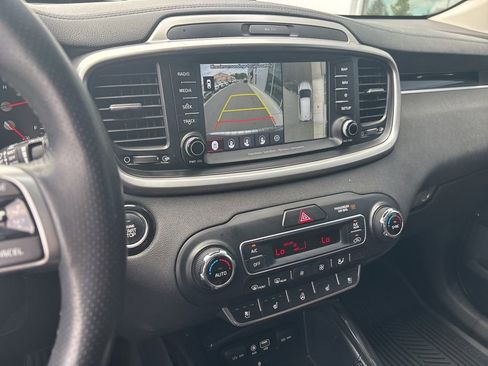 Certified 2019 Kia Sorento SX w/ SX Touring Package AWD/4WD image 11