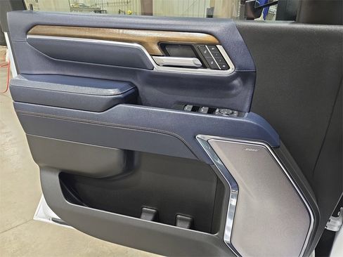 Used 2024 Chevrolet Silverado 2500 High Country w/ High Country Premium Package image 28