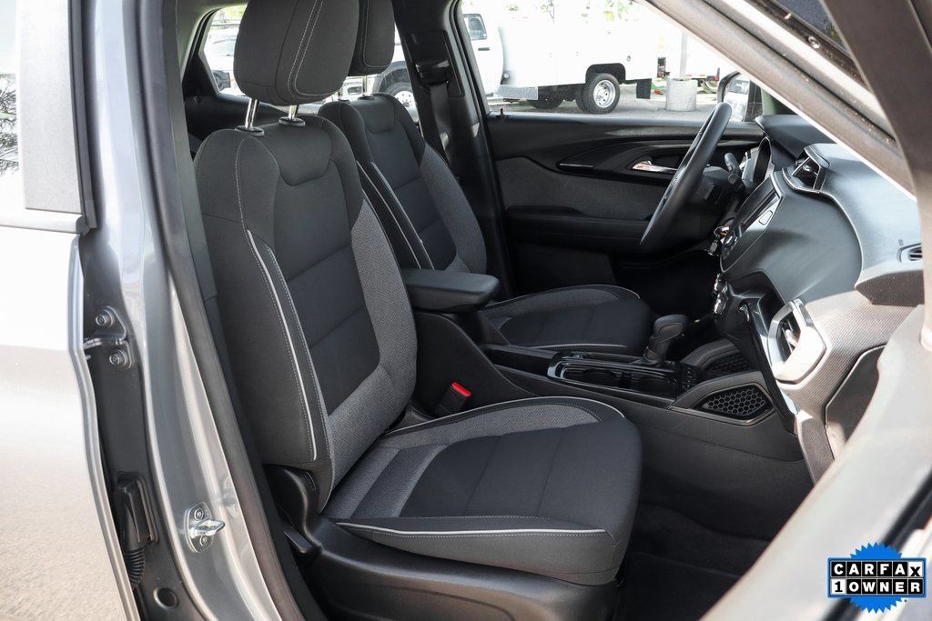 Used 2023 Chevrolet TrailBlazer LS AWD/4WD image 38