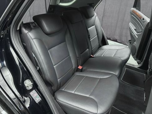 Used 2010 Mercedes-Benz ML 550 4MATIC image 32