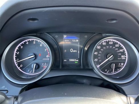 Used 2024 Toyota Camry SE image 32