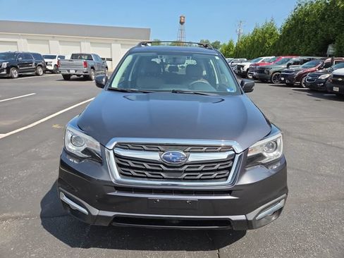 Used 2017 Subaru Forester 2.5i Touring AWD/4WD image 2