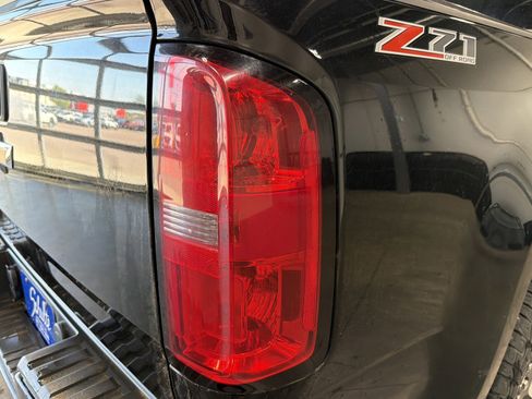 Used 2020 Chevrolet Colorado Z71 AWD/4WD image 17