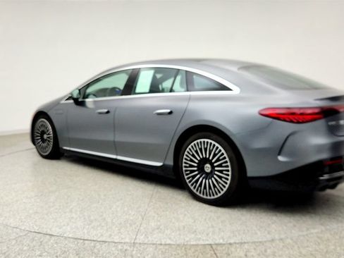 Used 2022 Mercedes-Benz EQS 580 4MATIC Sedan w/ Exclusive Trim Package image 7