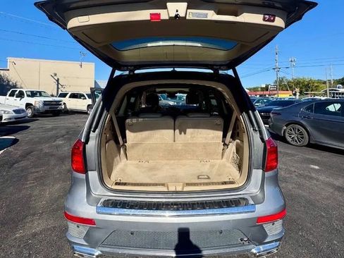 Used 2016 Mercedes-Benz GL 550 4MATIC image 9