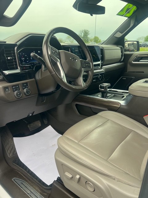 Used 2022 Chevrolet Silverado 1500 RST AWD/4WD image 27