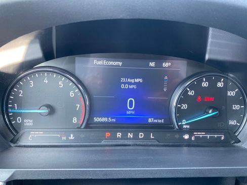 Used 2023 Ford Explorer XLT w/ Equipment Group 202A AWD/4WD image 17