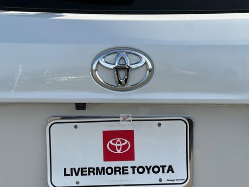Certified 2025 Toyota Highlander XLE image 50