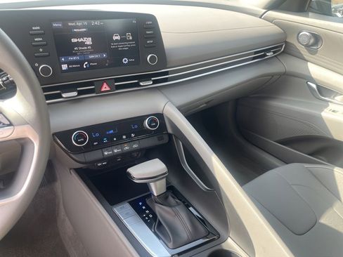 Certified 2023 Hyundai Elantra SEL w/ Preferred Accessory Package FWD image 23