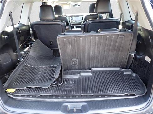 Used 2018 Toyota Highlander XLE AWD/4WD image 8