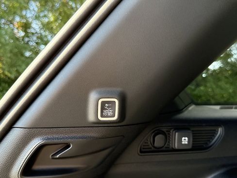 New 2025 Jeep Grand Cherokee Altitude AWD/4WD image 36
