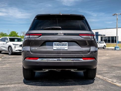 Used 2024 Jeep Grand Cherokee Limited AWD/4WD image 11