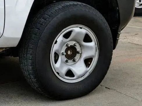 Used 2022 Toyota Tacoma SR image 43