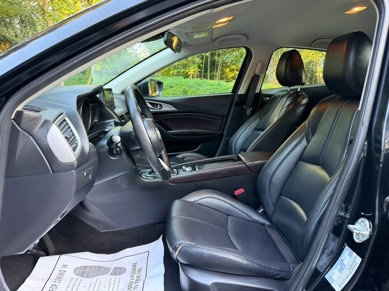 Used 2018 MAZDA MAZDA3 Touring FWD image 5