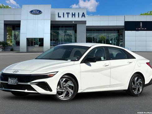 Used 2025 Hyundai Elantra Sport FWD image 1