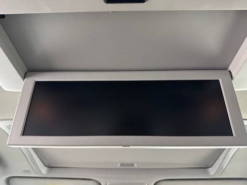 Used 2019 Toyota Sienna Limited Premium FWD image 32