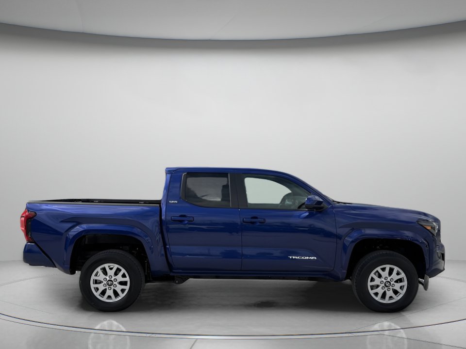 Used 2024 Toyota Tacoma SR5 RWD image 2