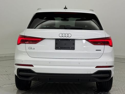 Certified 2025 Audi Q3 2.0T Premium image 10