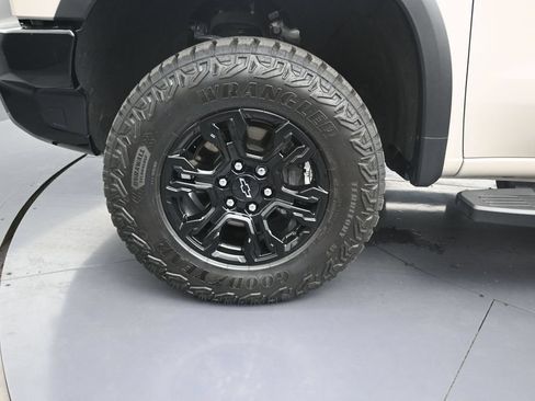 Used 2026 Chevrolet Silverado 1500 ZR2 AWD/4WD image 9