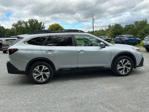 Used 2020 Subaru Outback Limited AWD/4WD image 6