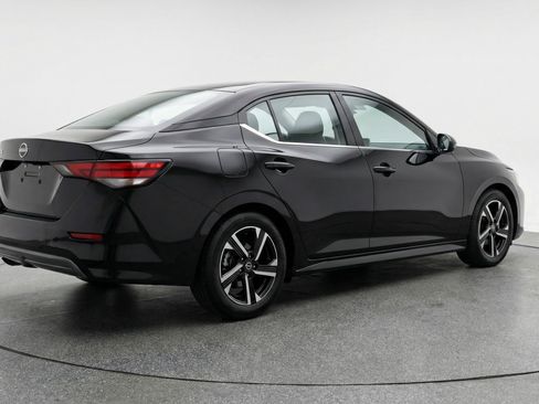 Used 2025 Nissan Sentra SV image 9