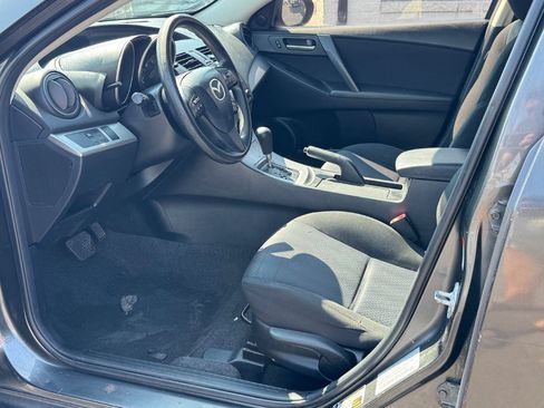 Used 2010 MAZDA MAZDA3 i Touring FWD image 12