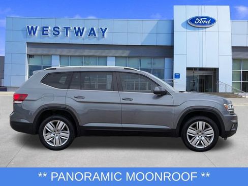 Used 2019 Volkswagen Atlas SE w/ Panoramic Sunroof Package FWD image 2
