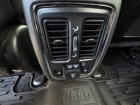 Used 2015 Jeep Grand Cherokee Limited AWD/4WD image 12