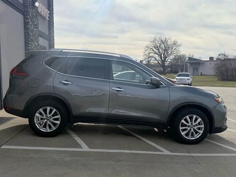 Used 2020 Nissan Rogue SV image 6