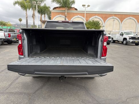 Used 2021 Chevrolet Silverado 1500 LT AWD/4WD image 17