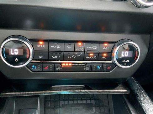 Used 2019 Ford Expedition Limited w/ Equipment Group 302A RWD image 35