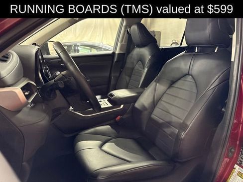 Used 2023 Toyota Highlander XLE AWD/4WD image 6